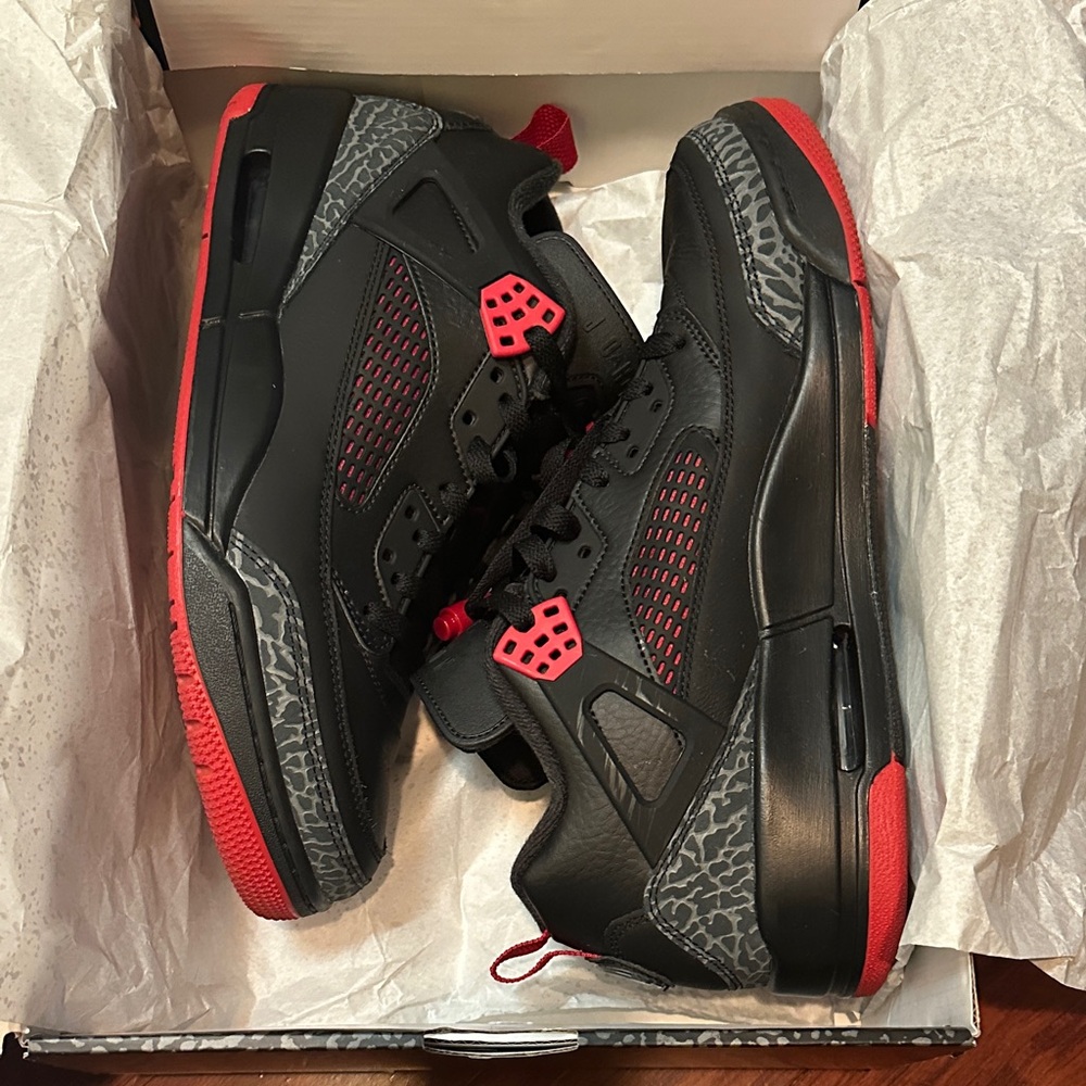 Nike Black and Red Men's Sneakers
